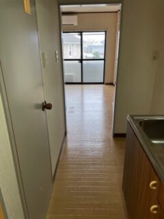 賃貸住宅のクッションフロア張り替え完了！入居者の快適な生活をサポート【宇部市賃貸住宅工事】